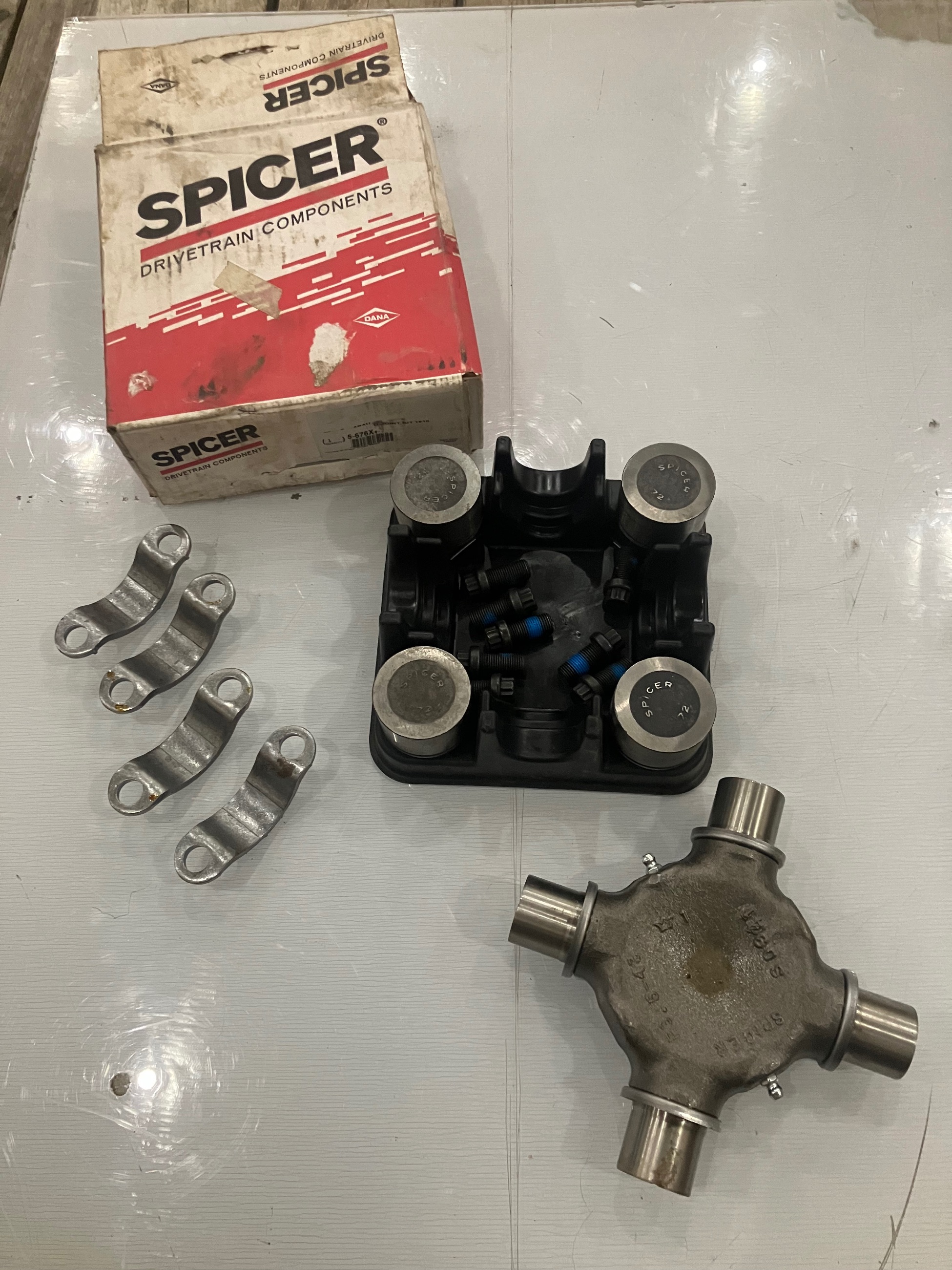 Photo of Spicer u-Joint kit 1810 series 
