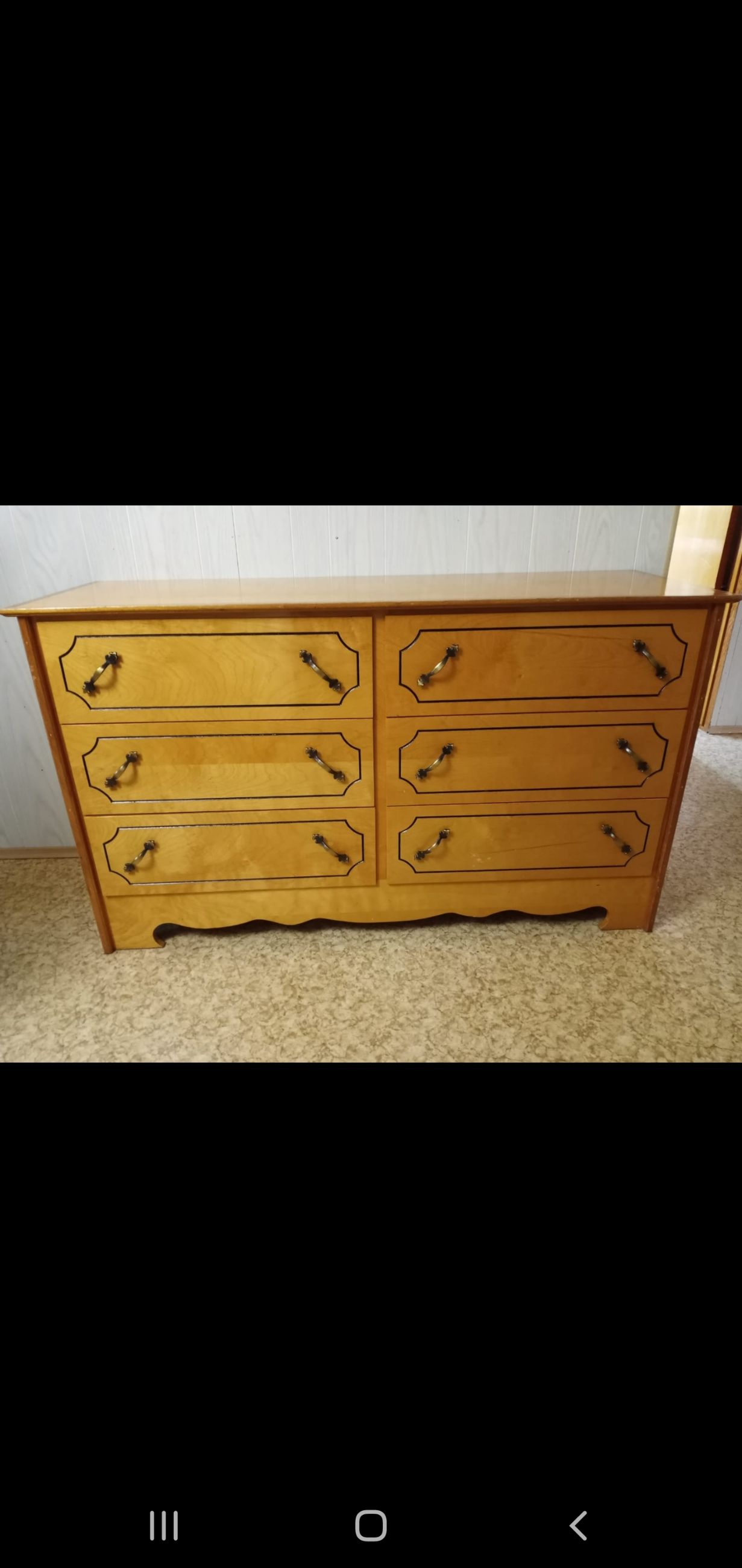 Photo of 6 drawer dresser