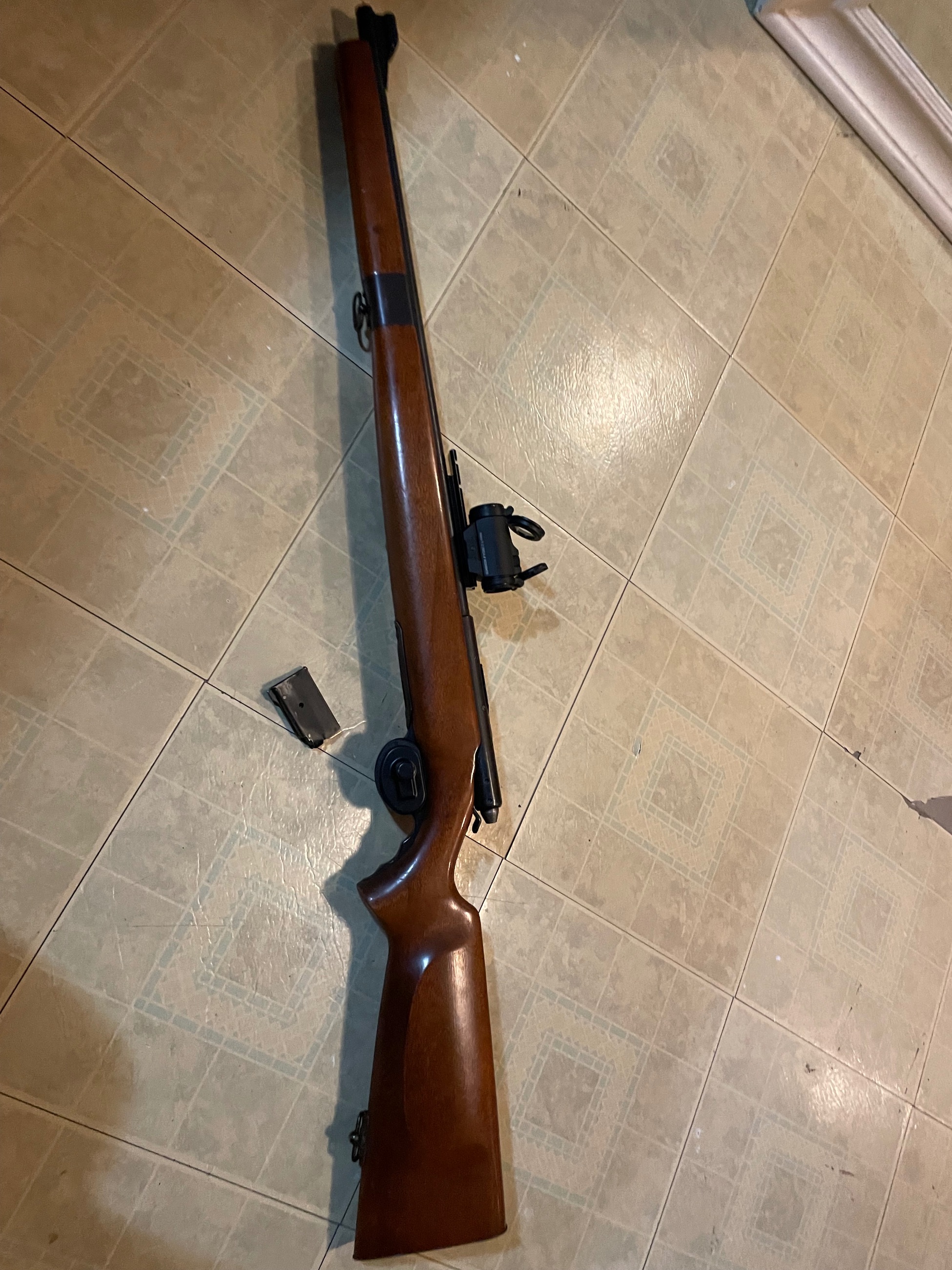 Photo of Mossberg 42m/c 22Lr 