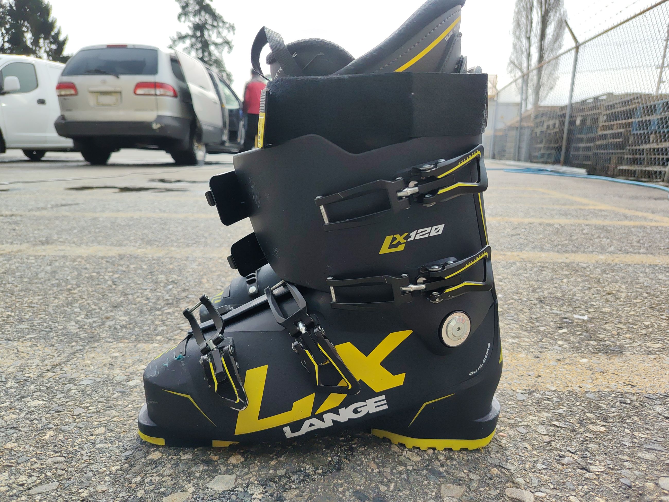 Photo of FS: Men's LANGE LX120 SKI BOOTS Sz. 28.5 / 326 mm 