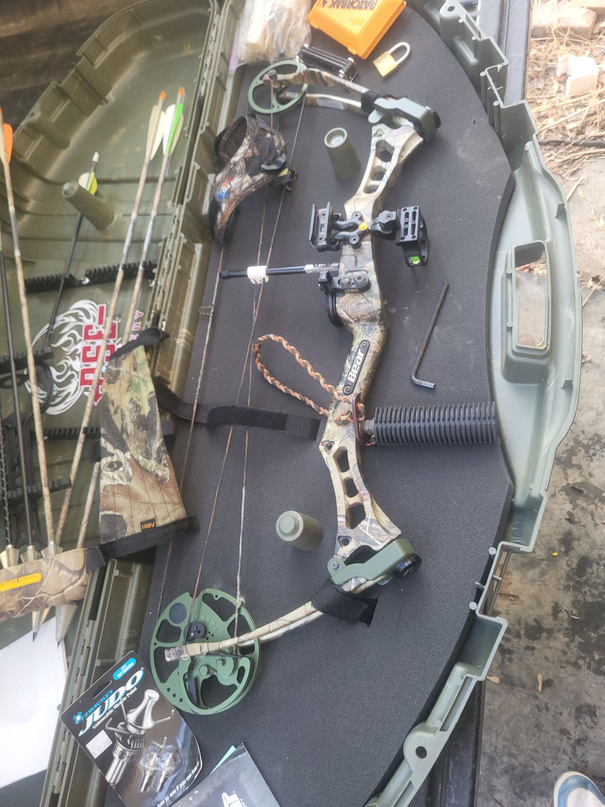Photo of Bear Charge compound bow w/ case