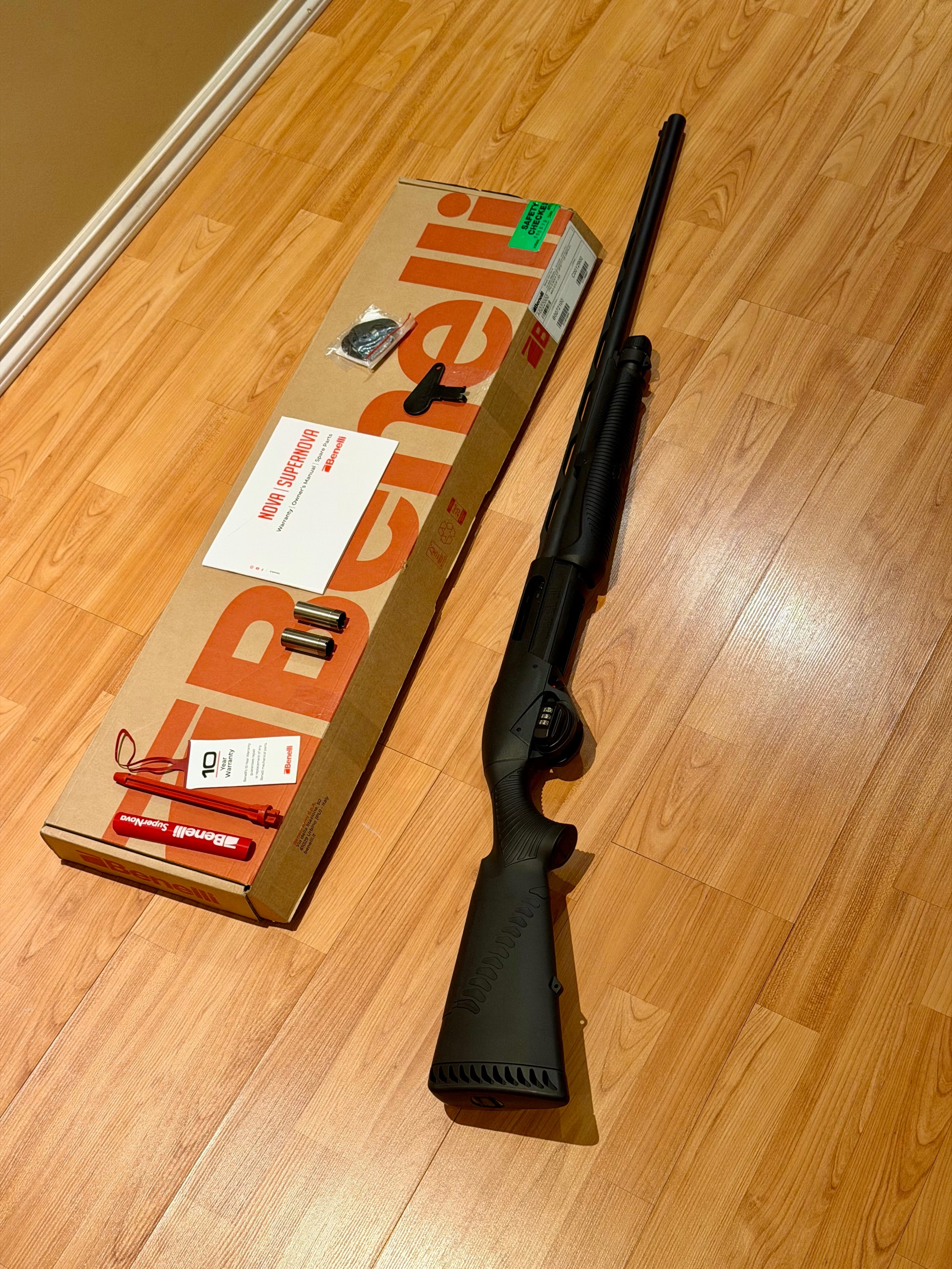 Photo of Benelli SuperNova Pump-Action Shotgun 12-gauge - 28"
