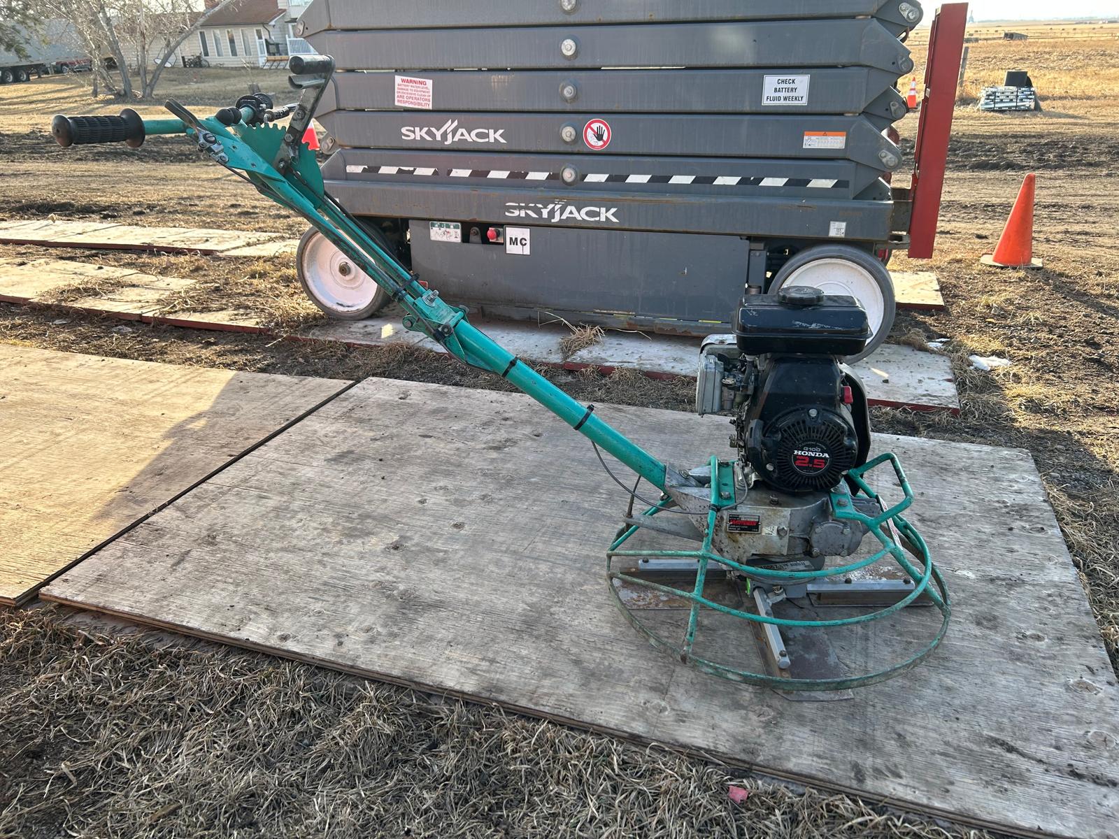 Photo of Whiteman concrete trowel