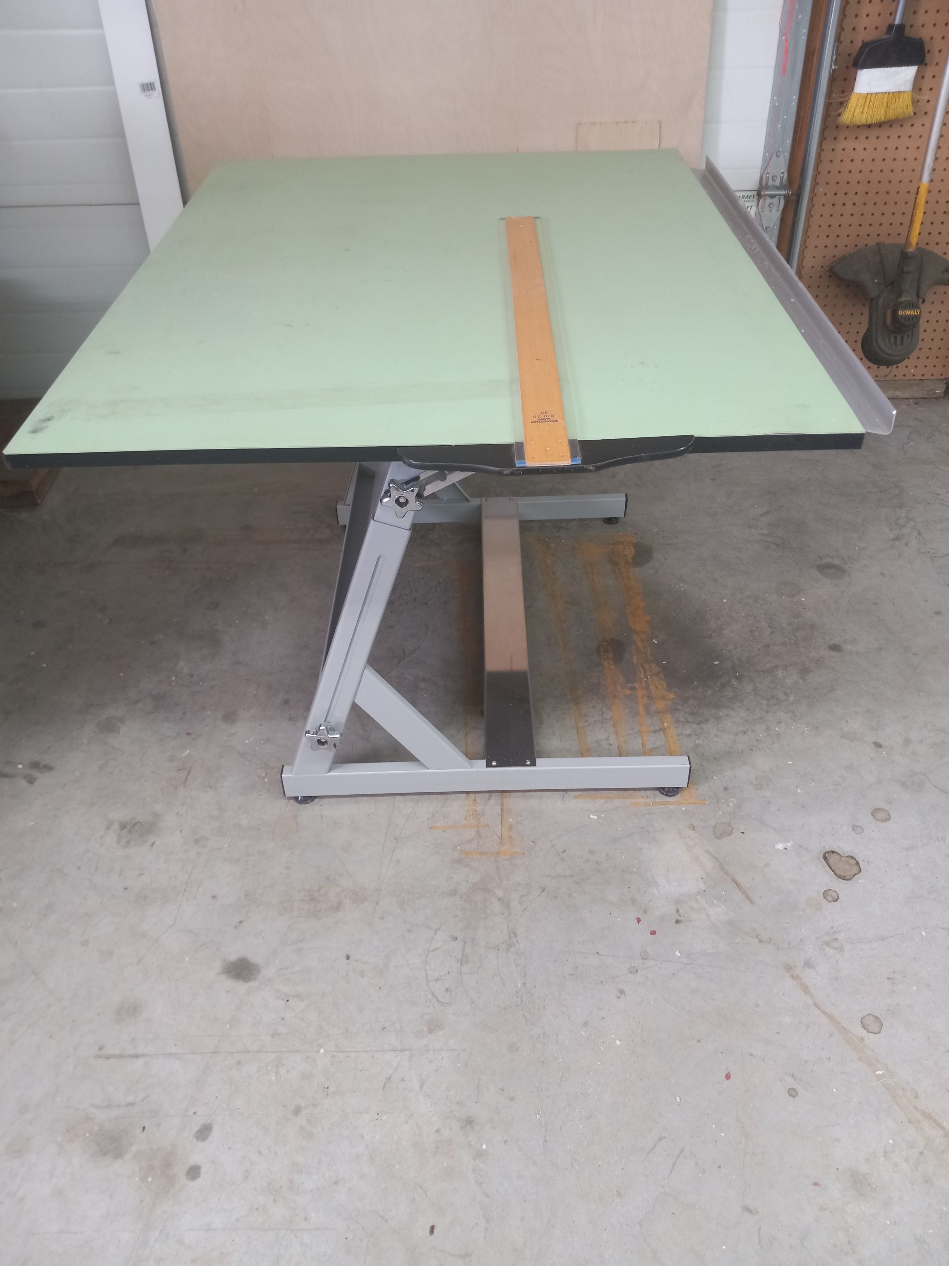 Photo of Drafting table