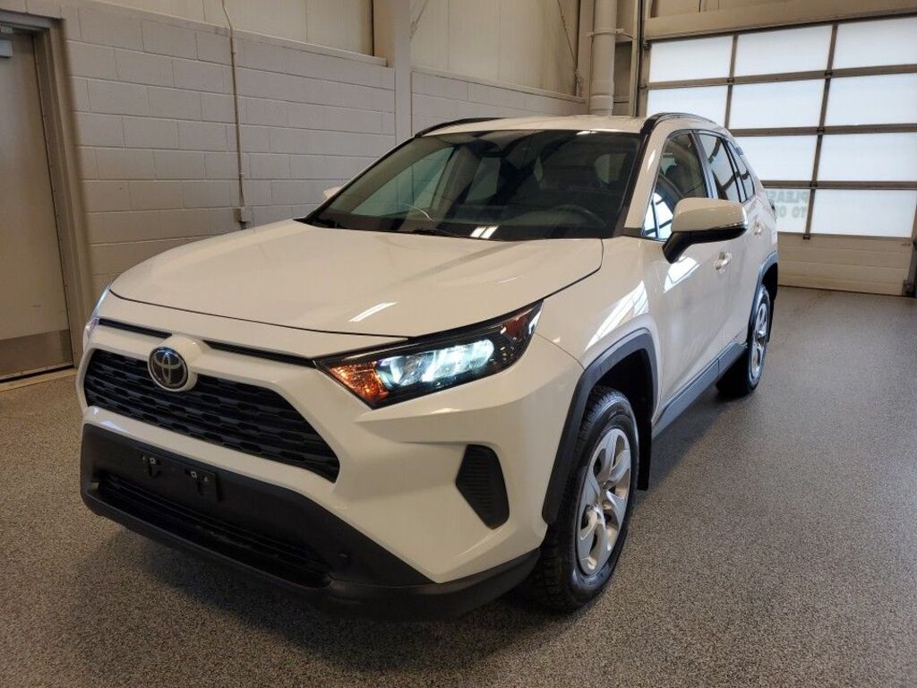 Photo of 2021 Toyota RAV4 LE AWD