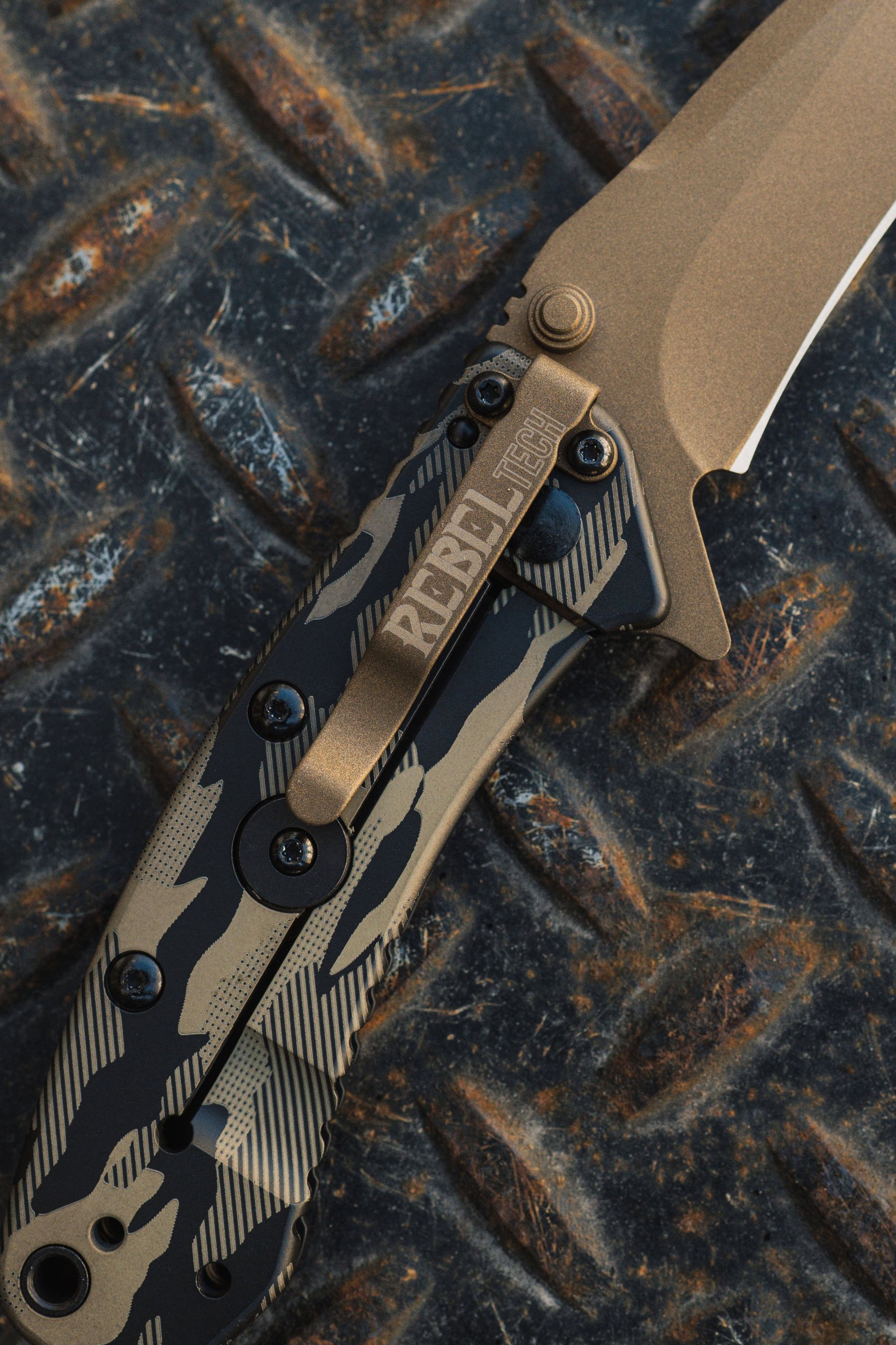 Photo of Kershaw Cyro - One of a kind - FDE Camo