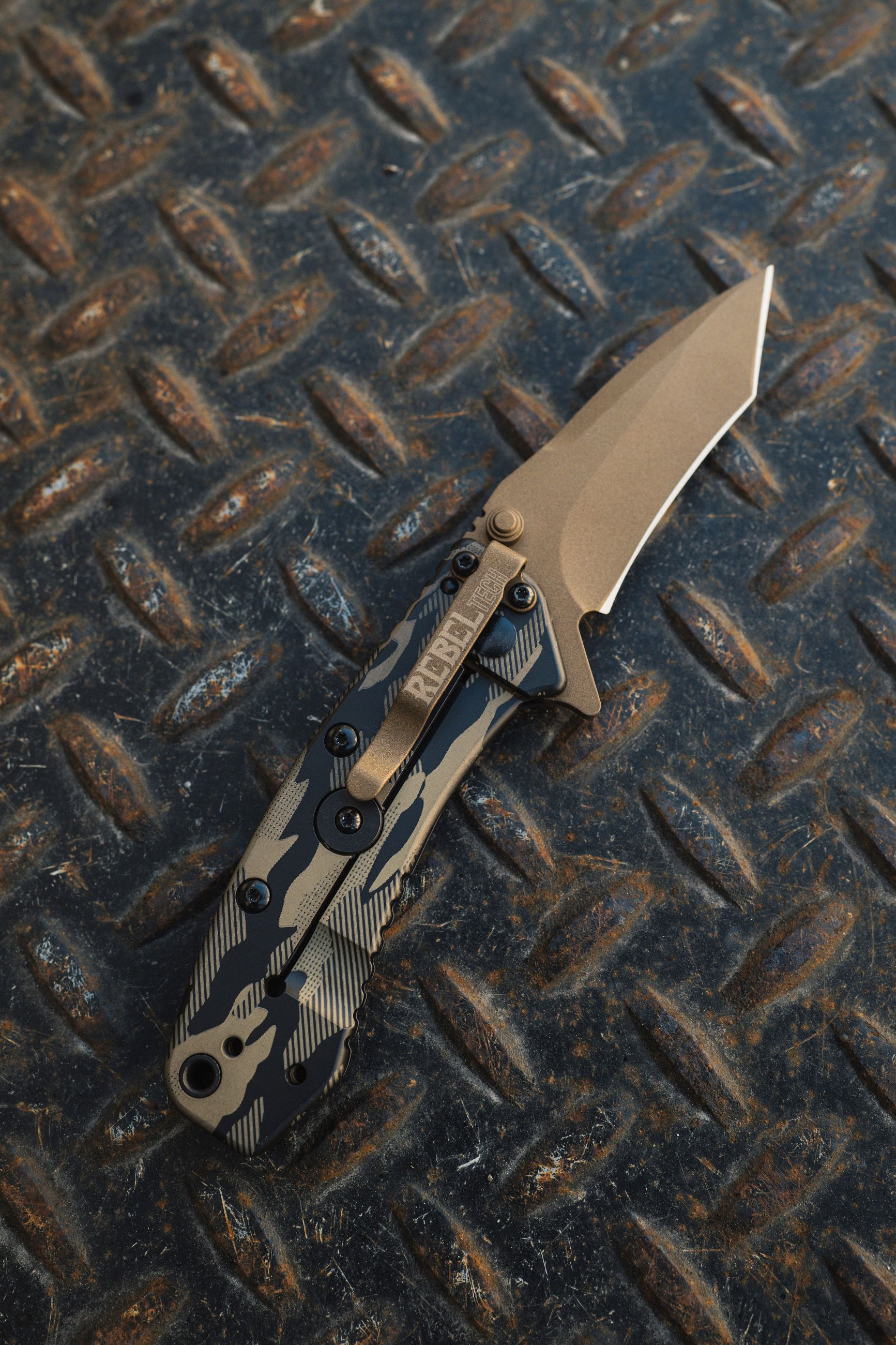 Photo of Kershaw Cyro - One of a kind - FDE Camo