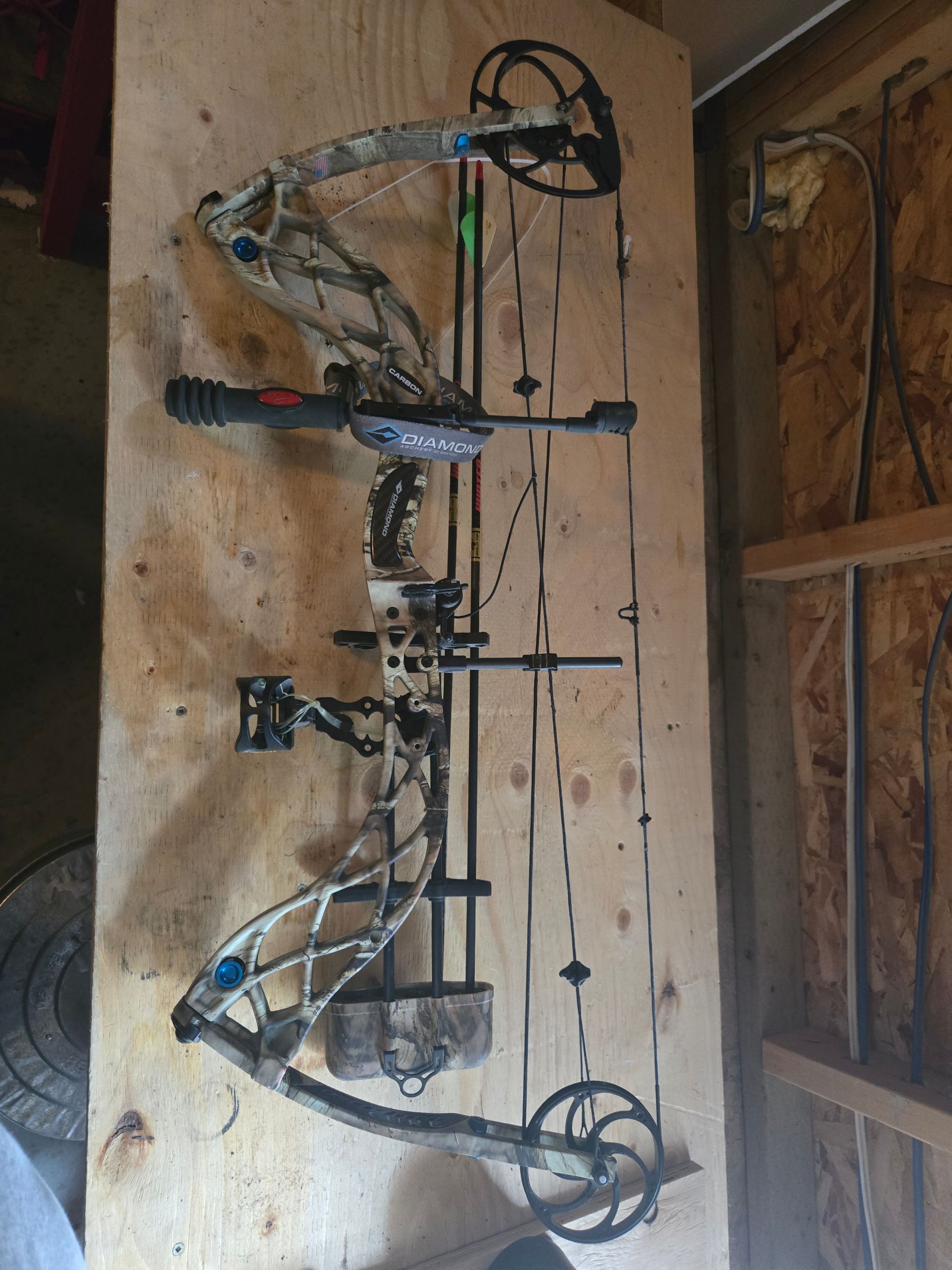 Photo of Compound bow - Diamond Carbon Cure