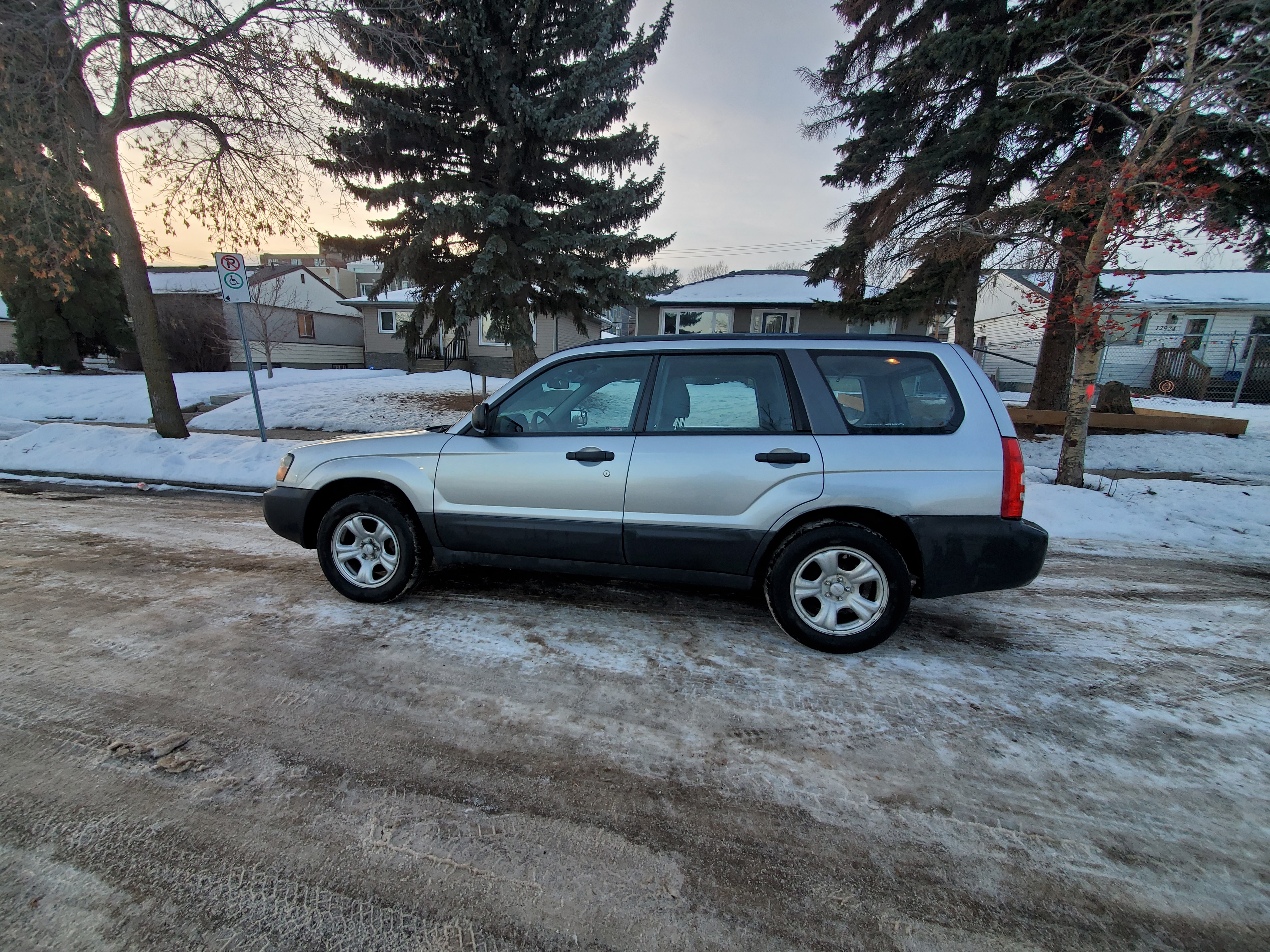 Photo of 2005 Subaru Forester AWD, 186000km $5,700 Tel 780-908-8589
