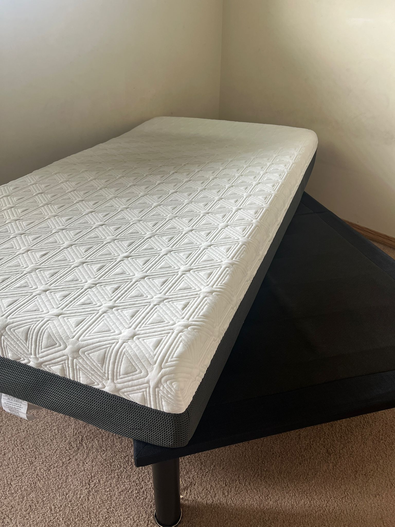 Photo of Queen size bed with metal frame  and single bed with metal frame 