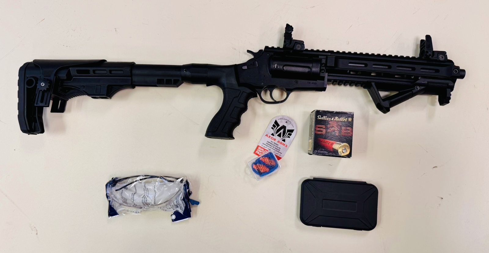 TR 410 tactical revolver shotgun 410 Gauge - 4 - 1761063073318_19aadda2-61fb-4861-b0ac-a6fb44dc5c69